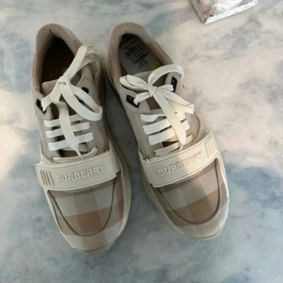 BURBERRY Ramsey Sneakers - Soft Cream Check - Size 10US - Picture 1 of 9